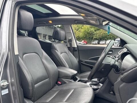 Hyundai SANTA FE 2.2 CRDi Blue Drive Wiggins Edition Auto 4WD Euro 6 (s/s) 5dr (7 Seat) 9