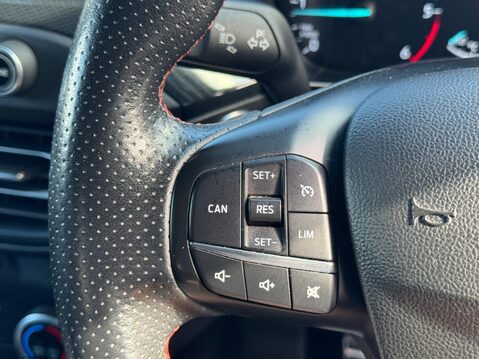 Ford Focus 1.5 EcoBlue ST-Line Euro 6 (s/s) 5dr 33