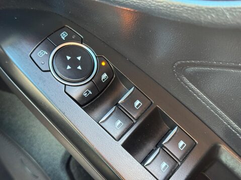 Ford Focus 1.5 EcoBlue ST-Line Euro 6 (s/s) 5dr 38