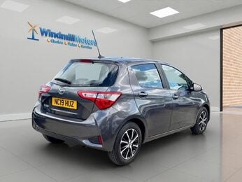 Toyota Yaris 1.5 VVT-i Icon Tech Euro 6 5dr