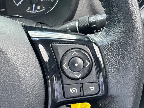 Toyota Yaris 1.5 VVT-i Icon Tech Euro 6 5dr 22