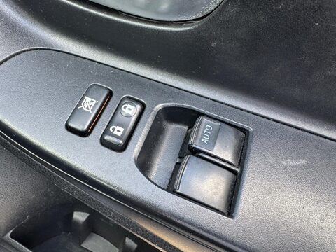 Toyota Yaris 1.5 VVT-i Icon Tech Euro 6 5dr 28
