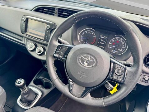 Toyota Yaris 1.5 VVT-i Icon Tech Euro 6 5dr 2