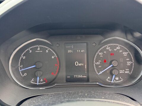 Toyota Yaris 1.5 VVT-i Icon Tech Euro 6 5dr 31