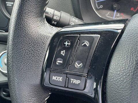 Toyota Yaris 1.5 VVT-i Icon Tech Euro 6 5dr 21