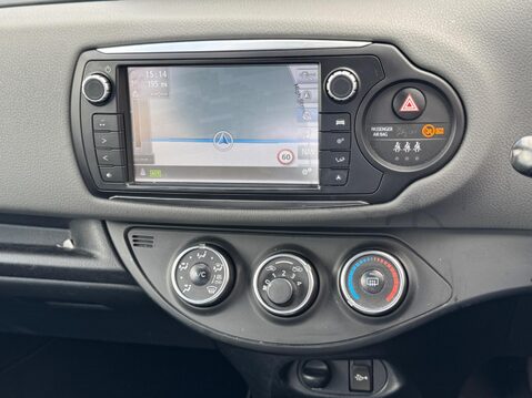 Toyota Yaris 1.5 VVT-i Icon Tech Euro 6 5dr 10