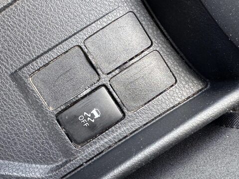 Toyota Yaris 1.5 VVT-i Icon Tech Euro 6 5dr 26