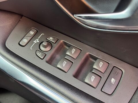 Volvo V40 1.6 D2 R-Design Powershift Euro 5 (s/s) 5dr 24