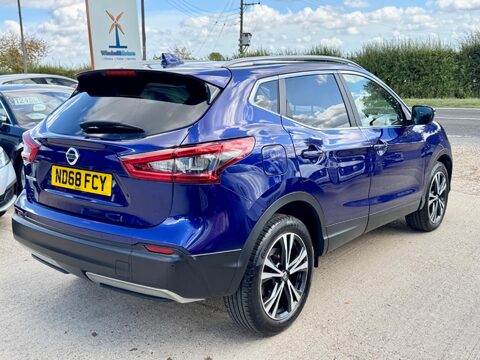 Nissan Qashqai 1.3 DIG-T N-Connecta Euro 6 (s/s) 5dr 9