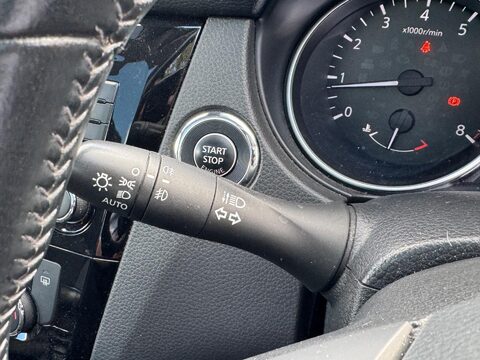 Nissan Qashqai 1.3 DIG-T N-Connecta Euro 6 (s/s) 5dr 29
