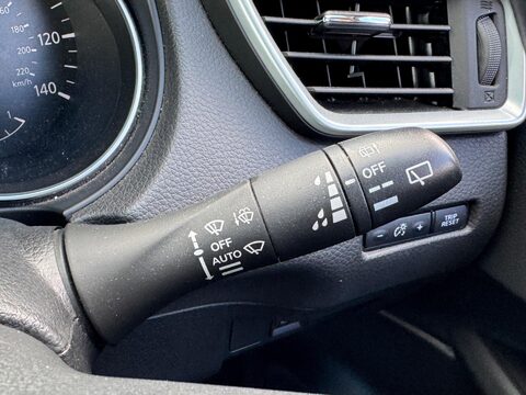 Nissan Qashqai 1.3 DIG-T N-Connecta Euro 6 (s/s) 5dr 30