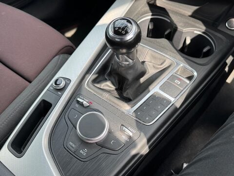Audi A4 2.0 TDI ultra SE Saloon 4dr Diesel Manual Euro 6 (s/s) (150 ps) 25