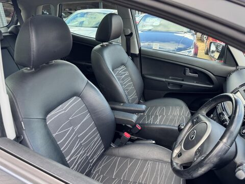 Kia Venga 1.6 4 Euro 6 (s/s) 5dr 14