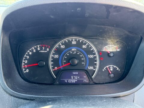 Hyundai i10 1.0 Premium Euro 6 5dr 23