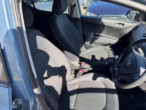 Hyundai i10 1.0 Premium Euro 6 5dr 10