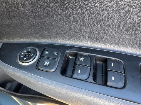 Hyundai i10 1.0 Premium Euro 6 5dr 22