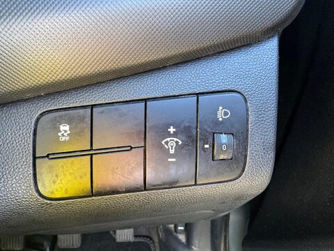 Hyundai i10 1.0 Premium Euro 6 5dr 21