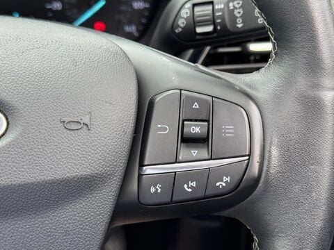 Ford Fiesta 1.0T EcoBoost Titanium Euro 6 (s/s) 5dr 39