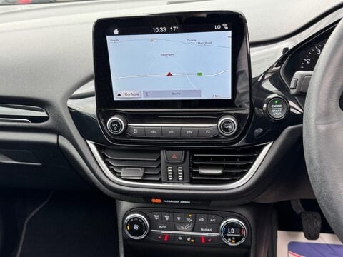 Ford Fiesta 1.0T EcoBoost Titanium Euro 6 (s/s) 5dr 17