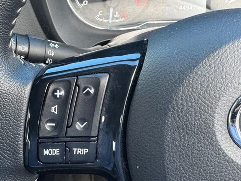 Toyota Yaris 1.5 VVT-i Icon Tech Euro 6 5dr 23