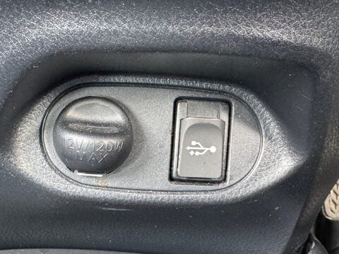 Toyota Yaris 1.5 VVT-i Icon Tech Euro 6 5dr 28