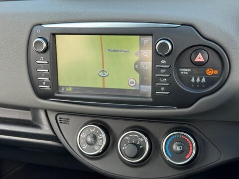 Toyota Yaris 1.5 VVT-i Icon Tech Euro 6 5dr 11