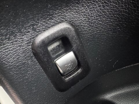 Mercedes-Benz GLC 2.1 GLC220d AMG Line (Premium Plus) G-Tronic+ 4MATIC Euro 6 (s/s) 5dr 59