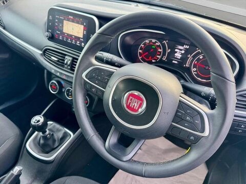 Fiat Tipo 1.6 MultiJetII Lounge Euro 6 (s/s) 5dr 2