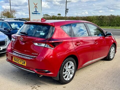 Toyota Auris 1.2 VVT-i Business Edition Euro 6 (s/s) 5dr 3