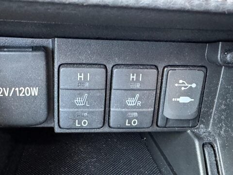 Toyota Auris 1.2 VVT-i Business Edition Euro 6 (s/s) 5dr 21