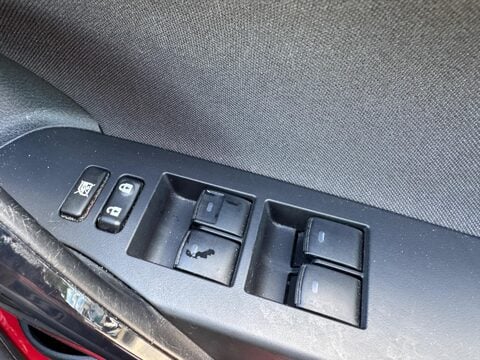 Toyota Auris 1.2 VVT-i Business Edition Euro 6 (s/s) 5dr 29