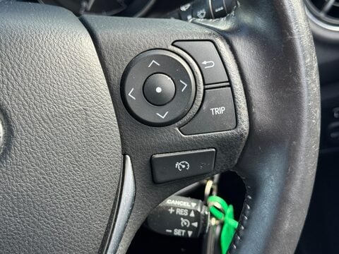 Toyota Auris 1.2 VVT-i Business Edition Euro 6 (s/s) 5dr 24