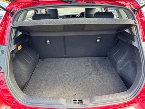 Toyota Auris 1.2 VVT-i Business Edition Euro 6 (s/s) 5dr 31