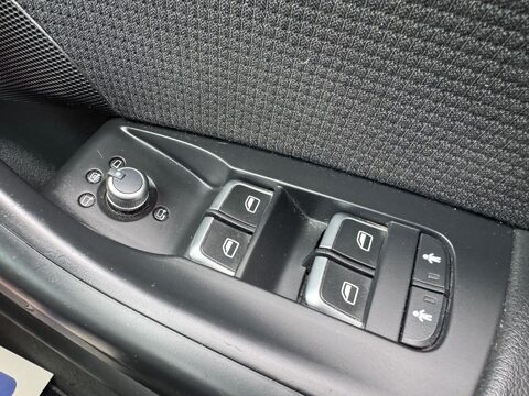 Audi Q3 2.0 TDI S line Edition S Tronic quattro Euro 6 (s/s) 5dr 34