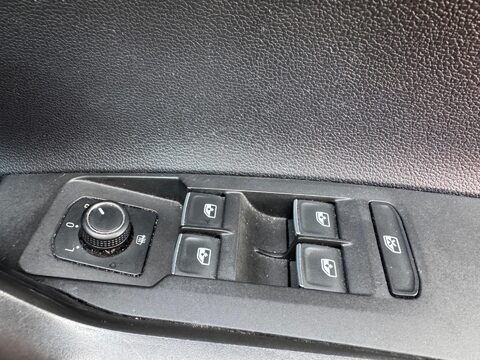 Volkswagen Polo 1.0 TSI SE Euro 6 (s/s) 5dr 23