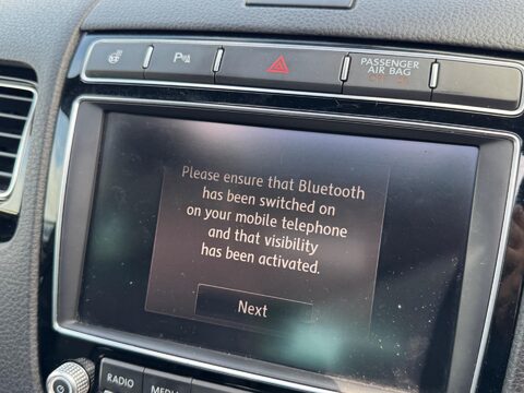 Volkswagen Touareg 3.0 TDI V6 BlueMotion Tech R-Line SUV 5dr Diesel Tiptronic 4WD Euro 6 (s/s) 18