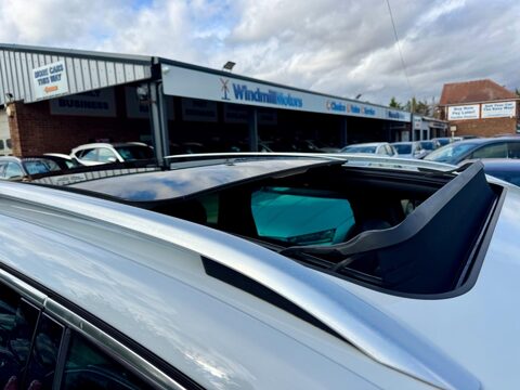 Volkswagen Touareg 3.0 TDI V6 BlueMotion Tech R-Line SUV 5dr Diesel Tiptronic 4WD Euro 6 (s/s) 8