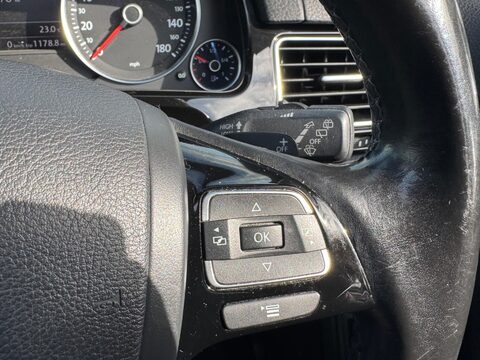 Volkswagen Touareg 3.0 TDI V6 BlueMotion Tech R-Line SUV 5dr Diesel Tiptronic 4WD Euro 6 (s/s) 40