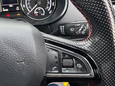 Skoda Octavia 2.0 TDI vRS Euro 6 (s/s) 5dr (SNav) 32