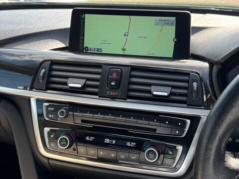 BMW 4 Series 2.0 420d Luxury Auto Euro 6 (s/s) 2dr 19