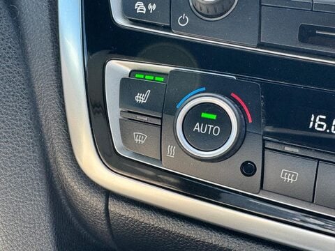 BMW 4 Series 2.0 420d Luxury Auto Euro 6 (s/s) 2dr 38