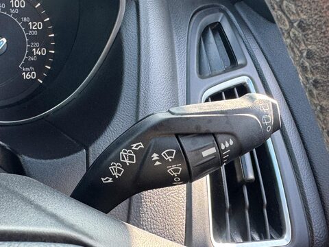 Ford Focus 1.5 TDCi Titanium Euro 6 (s/s) 5dr 37