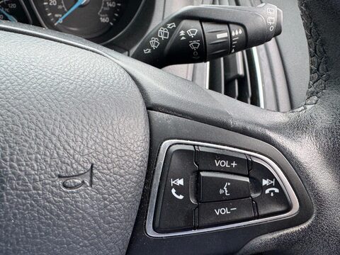 Ford Focus 1.5 TDCi Titanium Euro 6 (s/s) 5dr 26