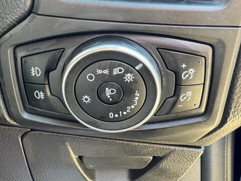 Ford Focus 1.5 TDCi Titanium Euro 6 (s/s) 5dr 38