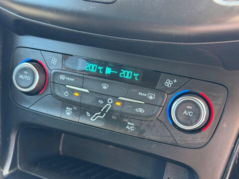 Ford Focus 1.5 TDCi Titanium Euro 6 (s/s) 5dr 29