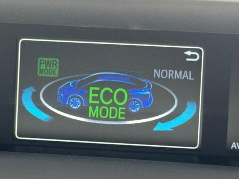 Toyota Prius 1.8 VVT-h Excel CVT Euro 6 (s/s) 5dr (15in Alloy) 34