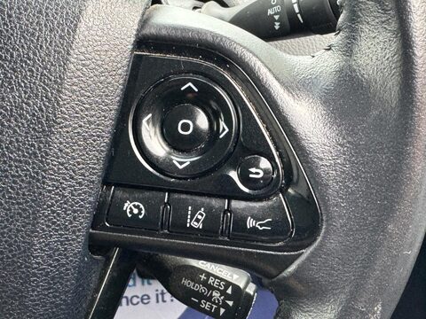 Toyota Prius 1.8 VVT-h Excel CVT Euro 6 (s/s) 5dr (15in Alloy) 46