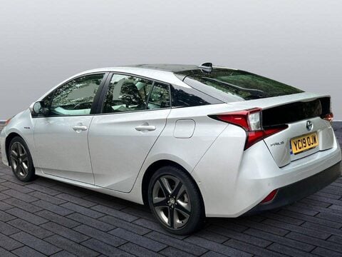 Toyota Prius 1.8 VVT-h Excel CVT Euro 6 (s/s) 5dr (15in Alloy) 3