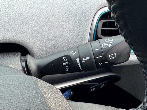 Toyota Prius 1.8 VVT-h Excel CVT Euro 6 (s/s) 5dr (15in Alloy) 49