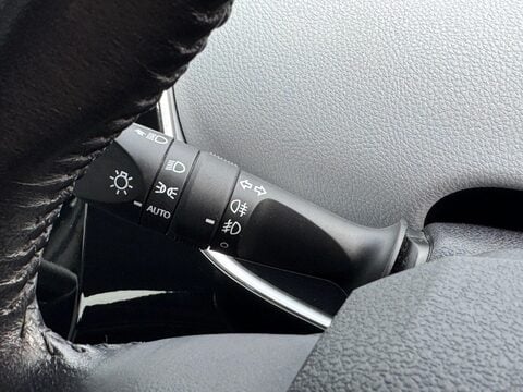 Toyota Prius 1.8 VVT-h Excel CVT Euro 6 (s/s) 5dr (15in Alloy) 48